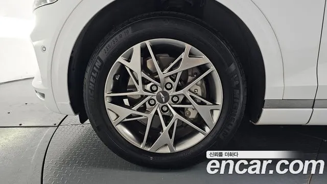 Genesis GV70 2.5T Бензин AWD — Фото автомобиля 4