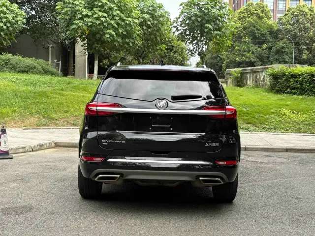 Buick Enclave — Фото автомобиля 18