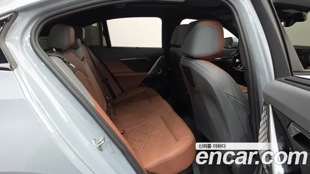 BMW i5 G60 — Фото автомобиля 17