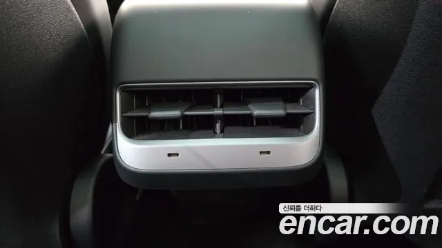 Tesla Model Y — Фото автомобиля 19