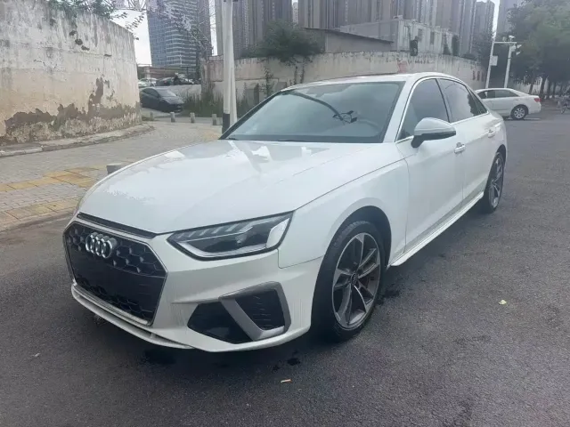 Фотография автомобиля — Audi A4L