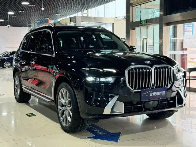 BMW X7 — Фото автомобиля 3