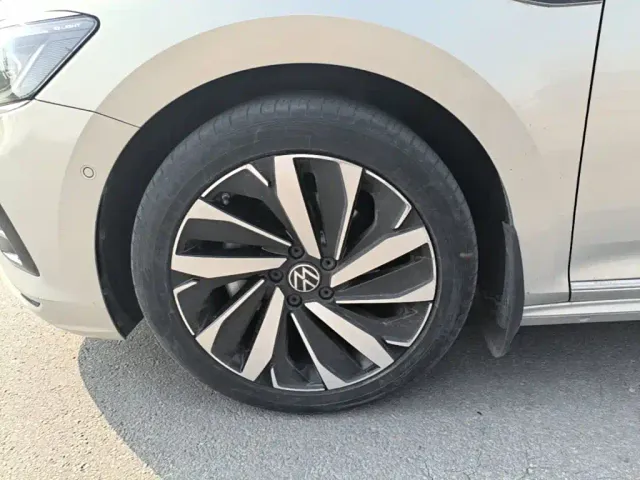 Volkswagen Passat — Фото автомобиля 22