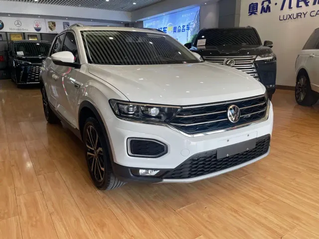 Volkswagen T-Roc — Фото автомобиля 3