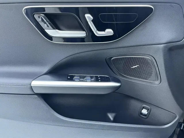 Mercedes-Benz C-Class — Фото автомобиля 11