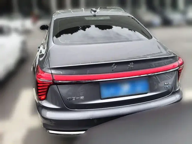 Hongqi H5 — Фото автомобиля 7
