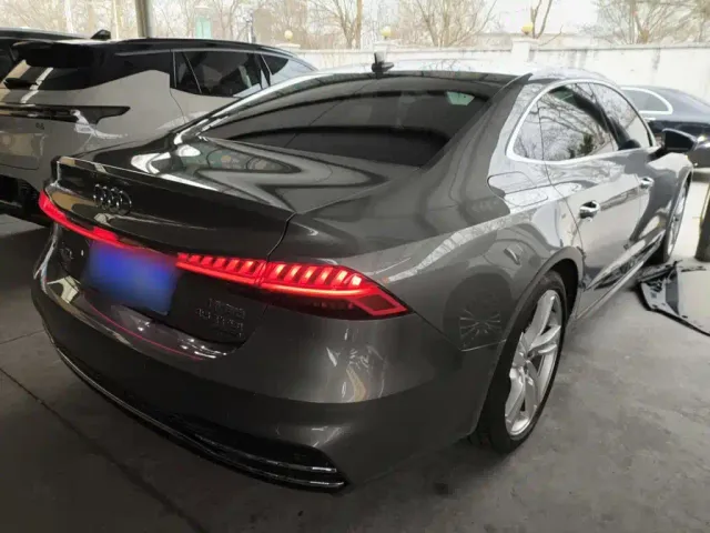 Audi A7L — Фото автомобиля 4