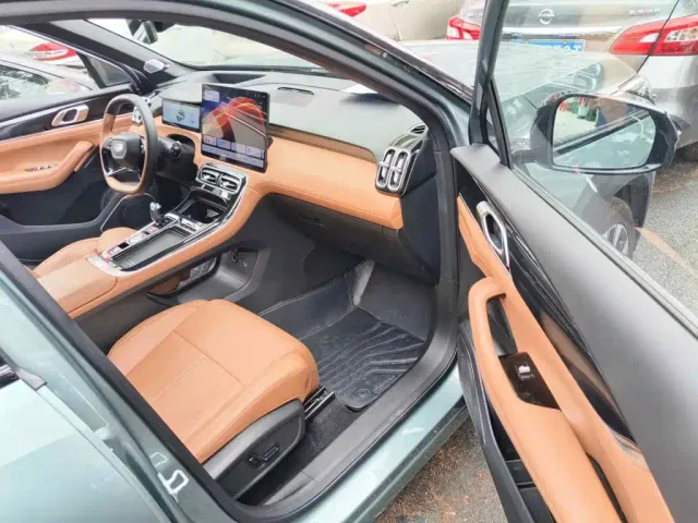 Geely Boyue L — Фото автомобиля 13
