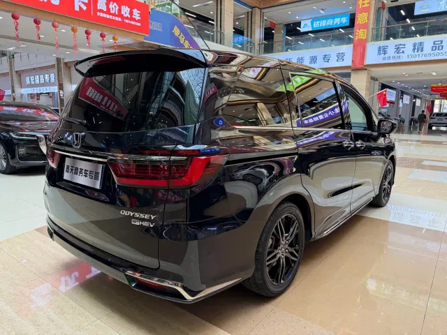 Honda Odyssey — Фото автомобиля 8