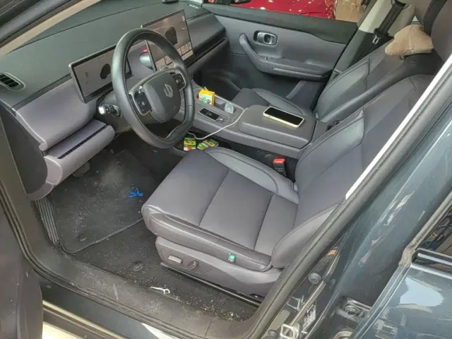 Leapmotor C10 — Фото автомобиля 15