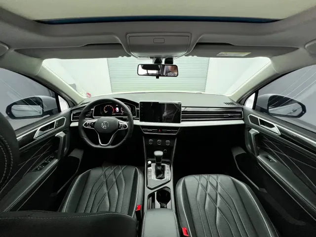 Volkswagen Tiguan L — Фото автомобиля 8