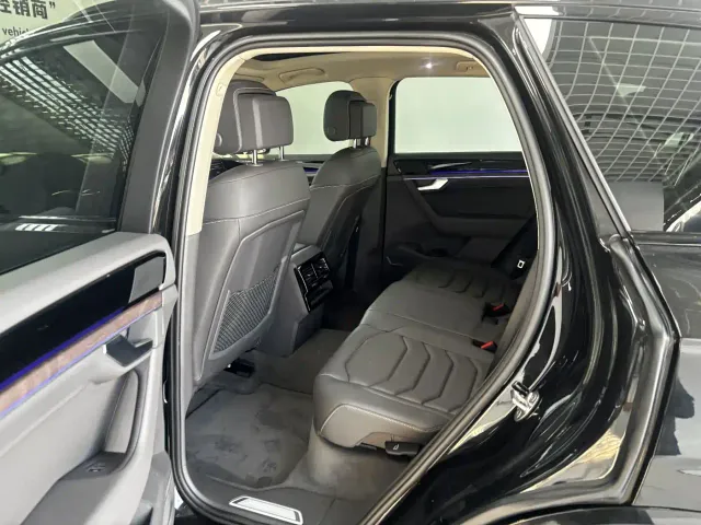 Volkswagen Touareg — Фото автомобиля 23