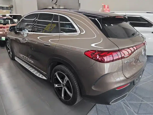 Mercedes-Benz EQE SUV — Фото автомобиля 4
