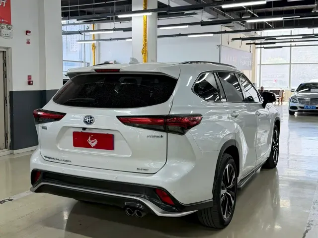 Toyota Crown Kluger — Фото автомобиля 9