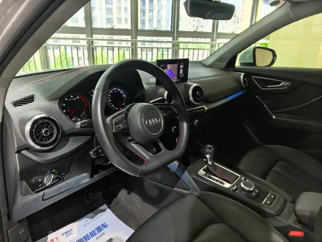Audi Q2L — Фото автомобиля 4