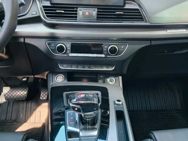 Audi Q5L — Фото автомобиля 9