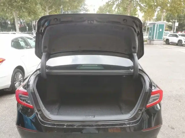 Honda Accord — Фото автомобиля 18