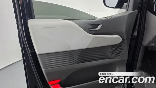 Hyundai Staria — Фото автомобиля 14