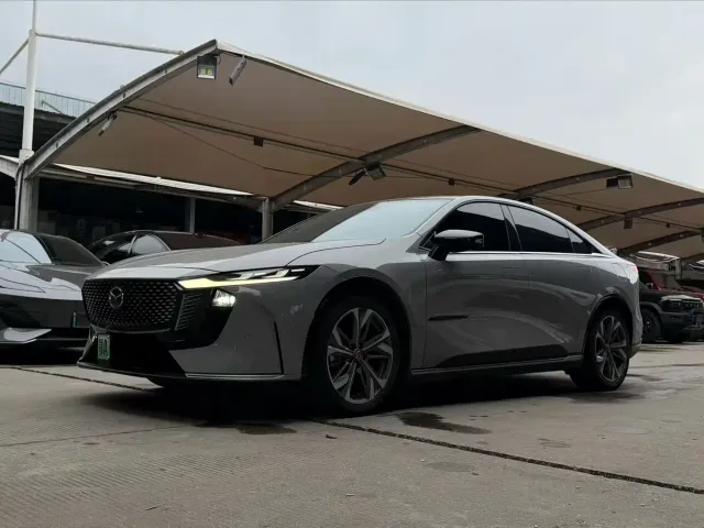 Фотография автомобиля — Mazda EZ-6