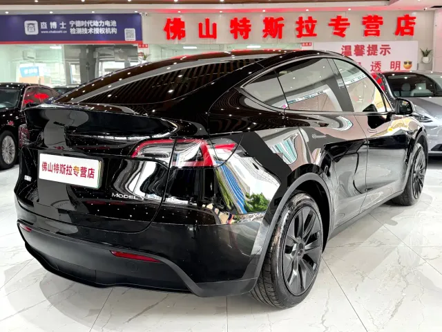 Tesla Model Y — Фото автомобиля 5