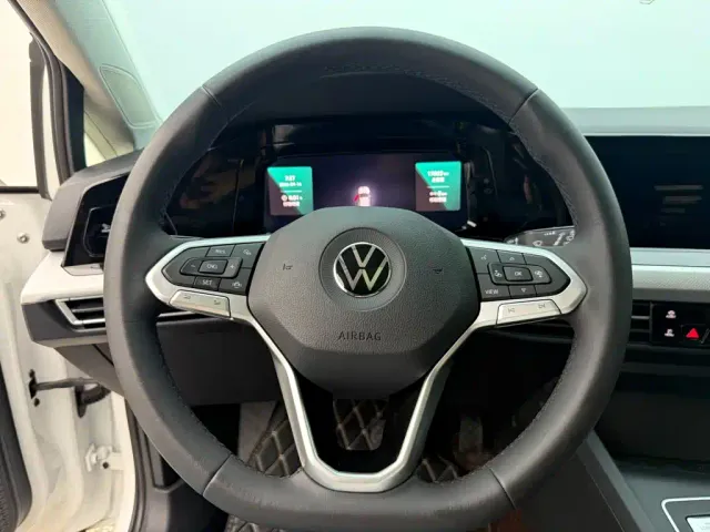 Volkswagen Golf — Фото автомобиля 12
