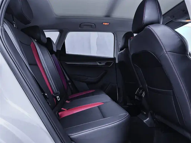 Skoda Karoq — Фото автомобиля 18
