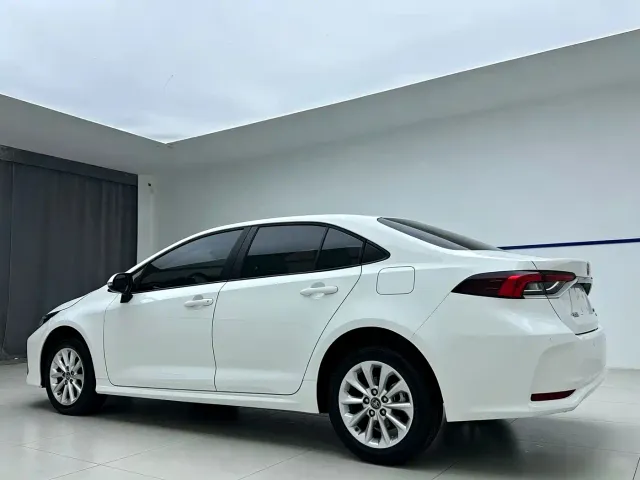 Toyota Corolla — Фото автомобиля 4