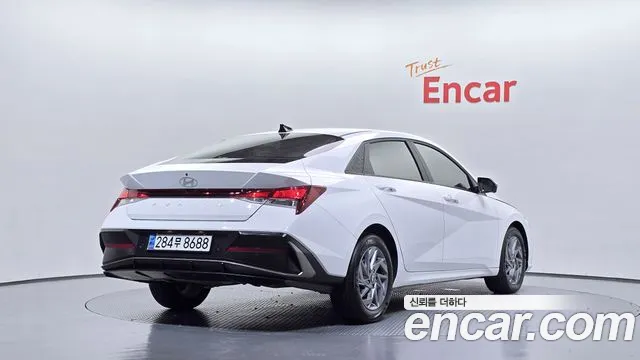 Hyundai Avante CN7 — Фото автомобиля 2