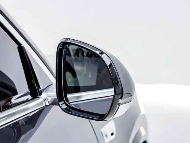 Li Auto L8 — Фото автомобиля 16