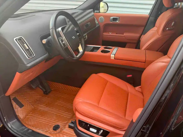 Li Auto L7 — Фото автомобиля 6