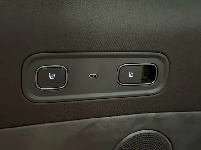 Li Auto MEGA — Фото автомобиля 13