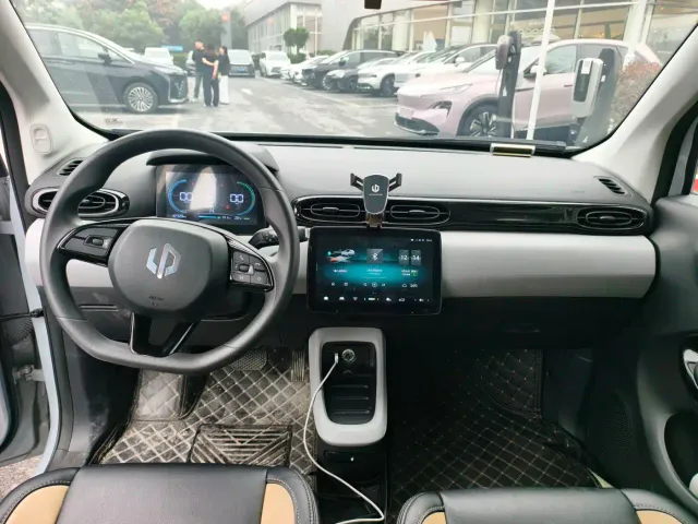 Leapmotor T03 — Фото автомобиля 10