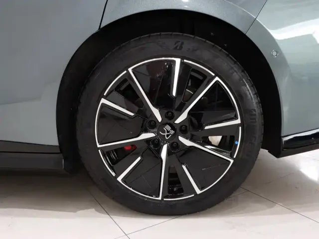BYD Han L — Фото автомобиля 16