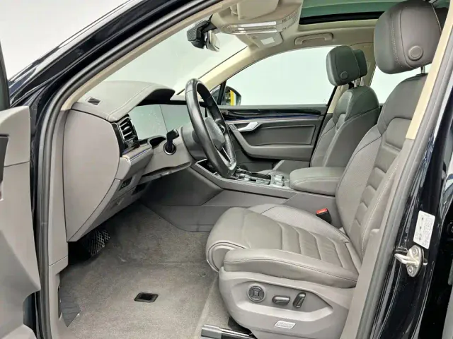 Volkswagen Touareg — Фото автомобиля 15