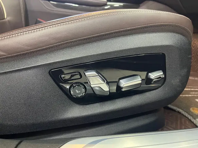 BMW 7 Series — Фото автомобиля 10