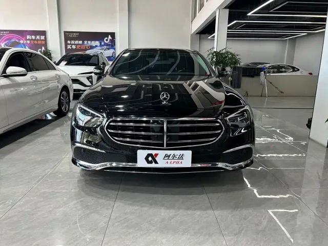 Mercedes-Benz E-Class — Фото автомобиля 2