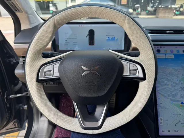 Xpeng P5 — Фото автомобиля 4