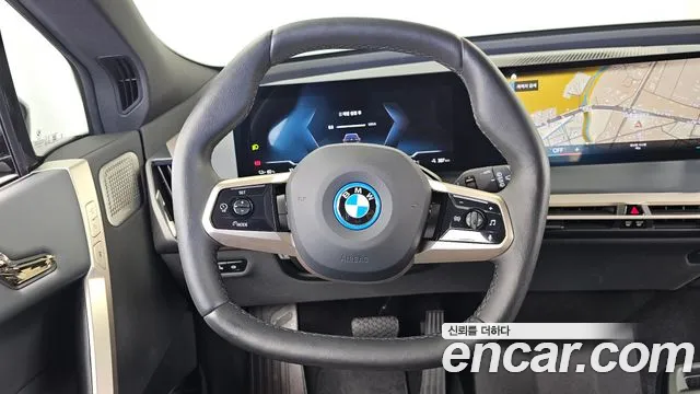 BMW iX — Фото автомобиля 13