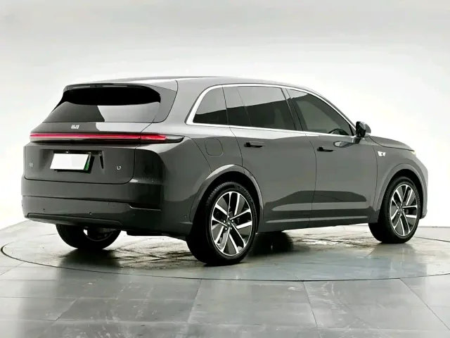 Li Auto L7 — Фото автомобиля 7