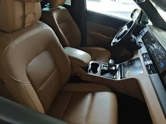 Li Auto ONE — Фото автомобиля 24