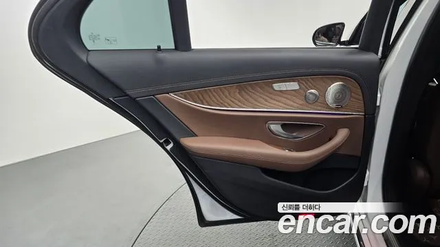 Mercedes-Benz E-Class W213 — Фото автомобиля 14