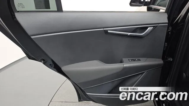Kia Niro — Фото автомобиля 23