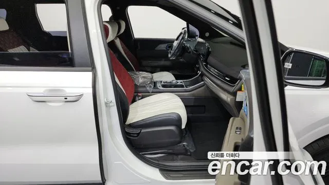 Kia Carnival Generation 4 — Фото автомобиля 11