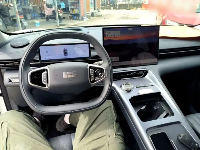 Geely Galaxy E5 — Фото автомобиля 9