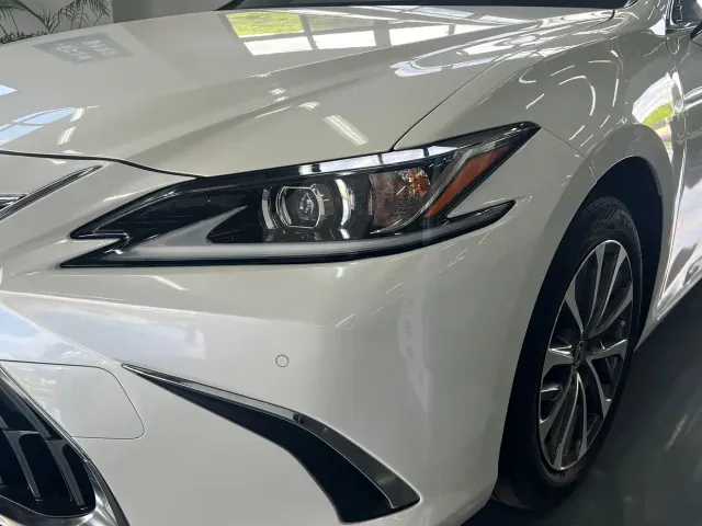 Lexus ES — Фото автомобиля 11