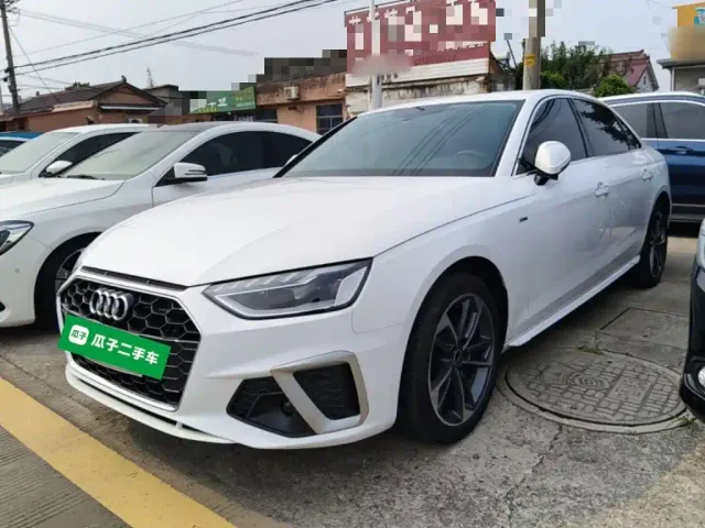 Фотография автомобиля — Audi A4L