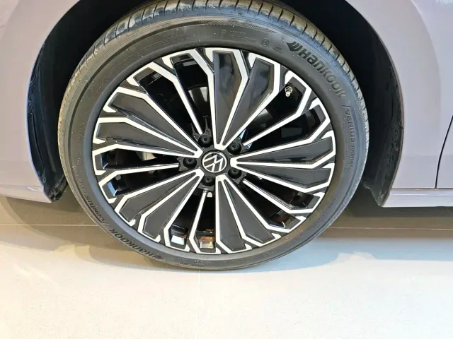 Volkswagen Passat — Фото автомобиля 9