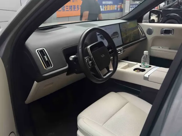 Li Auto L9 — Фото автомобиля 6