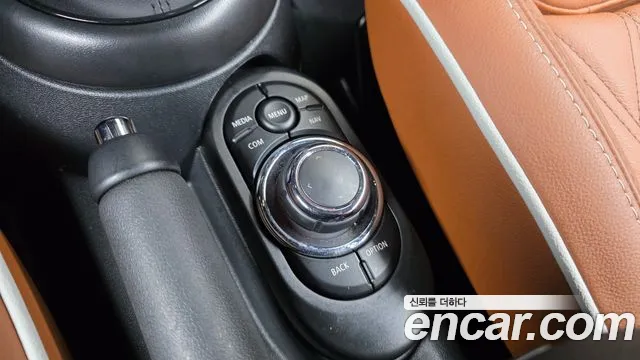 Mini Cooper Convertible — Фото автомобиля 26
