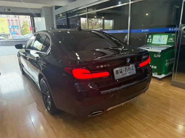 BMW 5 Series — Фото автомобиля 13